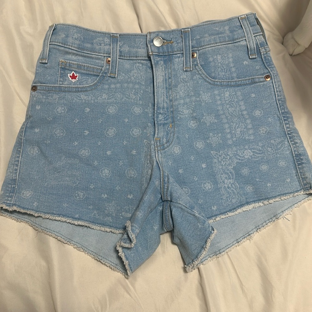 Levi’s Jean Shorts Paisley Pattern size 6